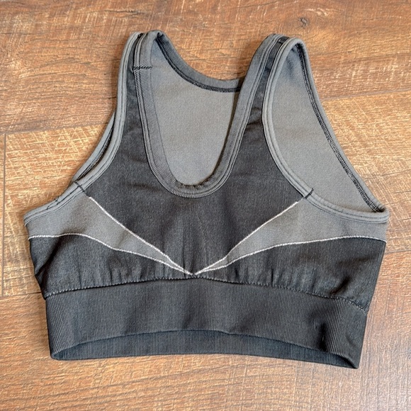 Gymshark color block grey turbo seamless sports bra XS/s - Picture 2 of 6